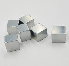 Bloco forte raro do ímã dos ímãs N35-N52 do metal de terra de NdFeB para oradores/receptores