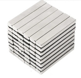 O revestimento industrial liso do Ni do Cu do Ni dos ímãs de barra personalizou ímãs fortes longos